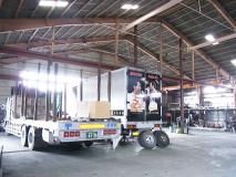 整備・架装レーンの内観