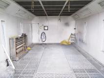 塗装ブースの内観